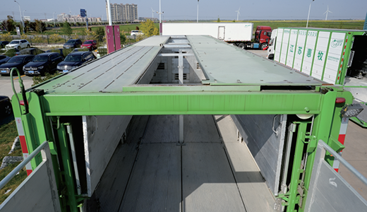 畜（雏）禽运输车